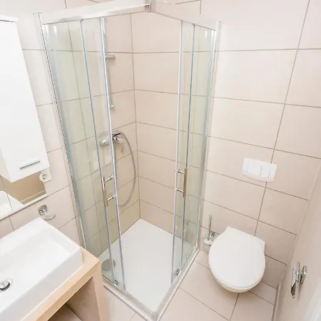Amazing Apartment In Povljana With Wifi Povljana